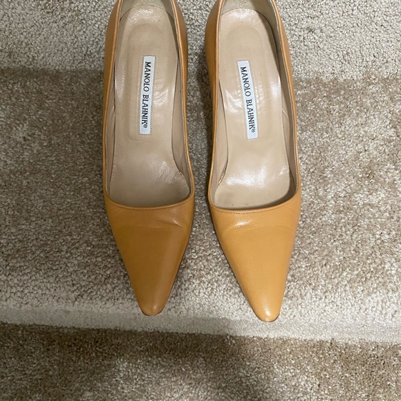 Manolo Blahnik Leather Pumps - 5.5 - Picture 5 of 6